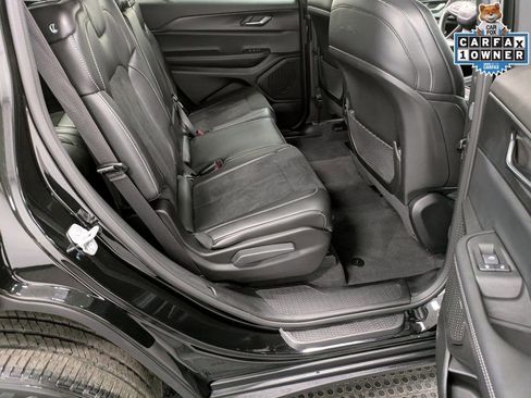 Used 2024 Jeep Grand Cherokee L Altitude AWD/4WD image 27