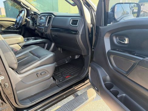 Used 2019 Nissan Titan SL w/ Midnight Edition AWD/4WD image 13