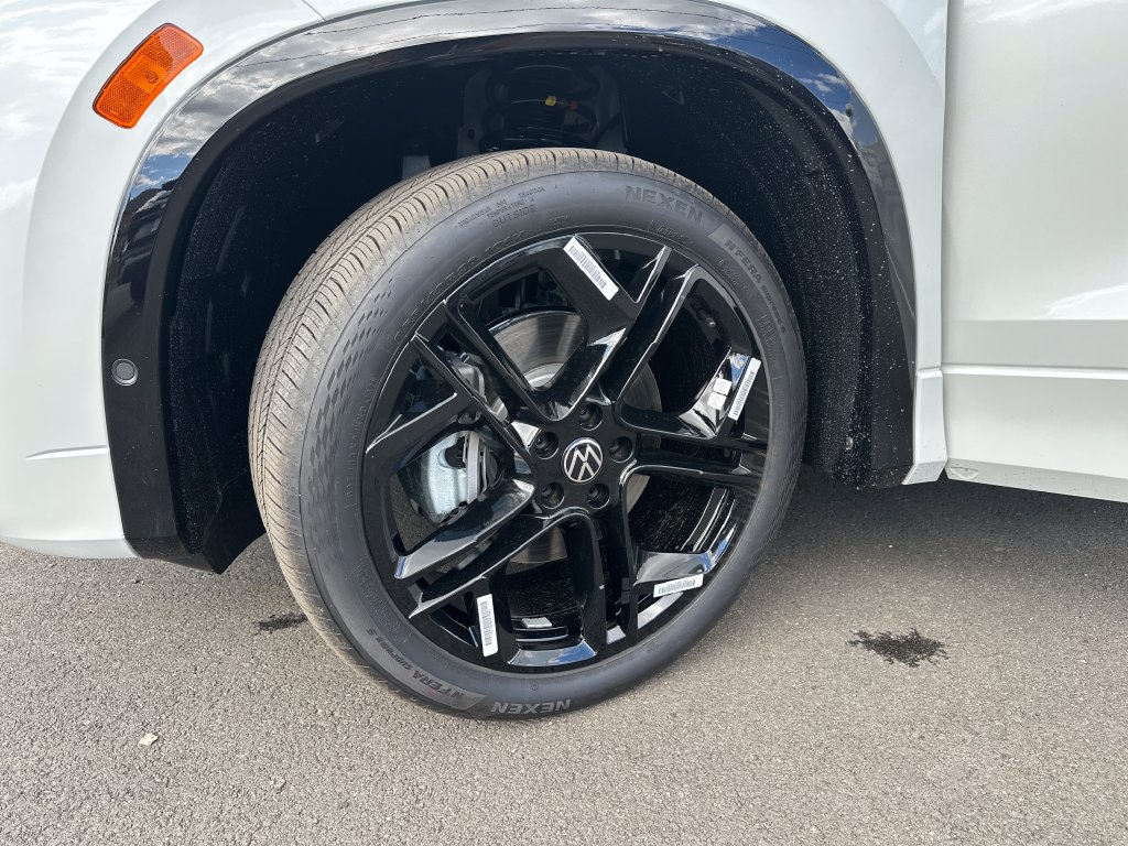 New 2026 Volkswagen Tiguan SE R-Line AWD/4WD image 7