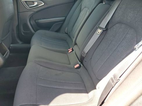 Used 2015 Chrysler 200 Limited w/ Convenience Group FWD image 10