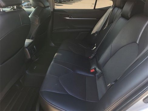 Used 2022 Toyota Camry XSE image 12