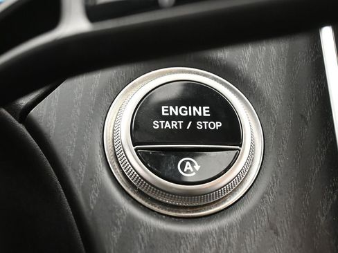 Used 2025 Mercedes-Benz E 350 Sedan image 34