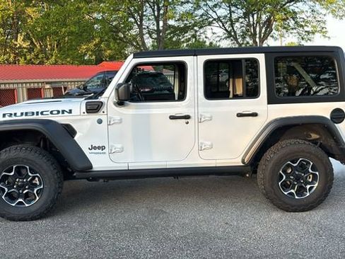 Used 2022 Jeep Wrangler Unlimited Rubicon 4xe w/ Cold Weather Group AWD/4WD image 3