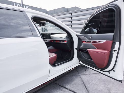 Used 2025 BMW 760i xDrive 760i xDrive w/ Premium Package image 24