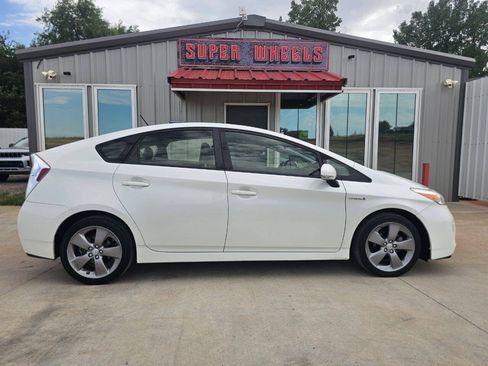 Used 2015 Toyota Prius Persona Series FWD image 6