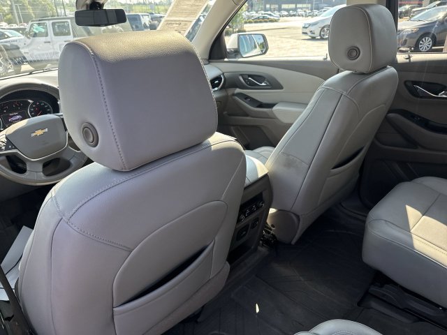 Used 2021 Chevrolet Traverse Premier w/ LPO, Floor Liner Package AWD/4WD image 25