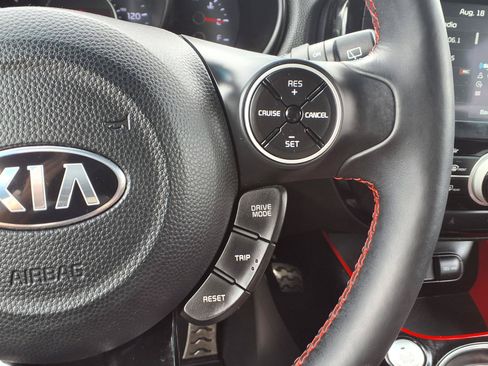 Used 2019 Kia Soul + FWD image 16