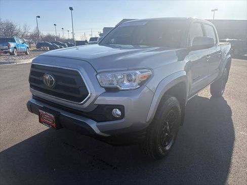 Certified 2020 Toyota Tacoma SR5 image 1
