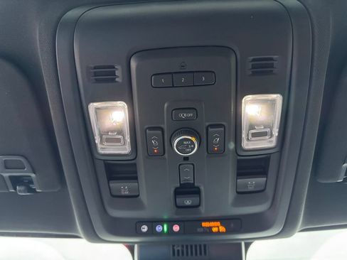 Used 2023 Chevrolet Tahoe Premier w/ Premium Package AWD/4WD image 15