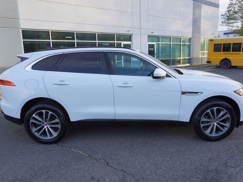 Used 2020 Jaguar F-PACE Premium image 8
