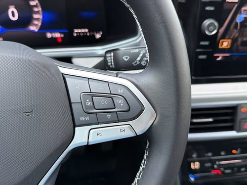 New 2026 Volkswagen Taos SE FWD image 21