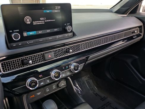 Used 2025 Honda Civic Sport image 15