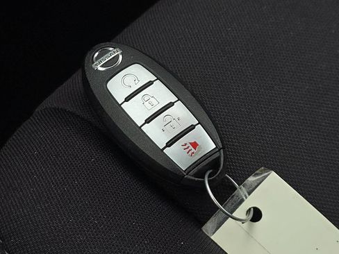 Used 2019 Nissan Pathfinder SV image 38