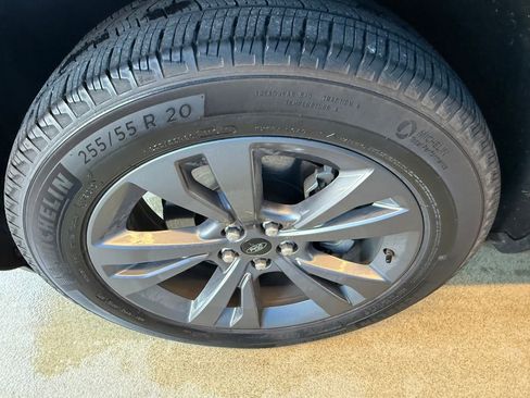 Used 2022 Ford Explorer XLT w/ Equipment Group 202A image 8