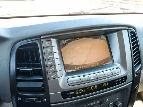 Used 2006 Toyota Land Cruiser AWD/4WD image 26