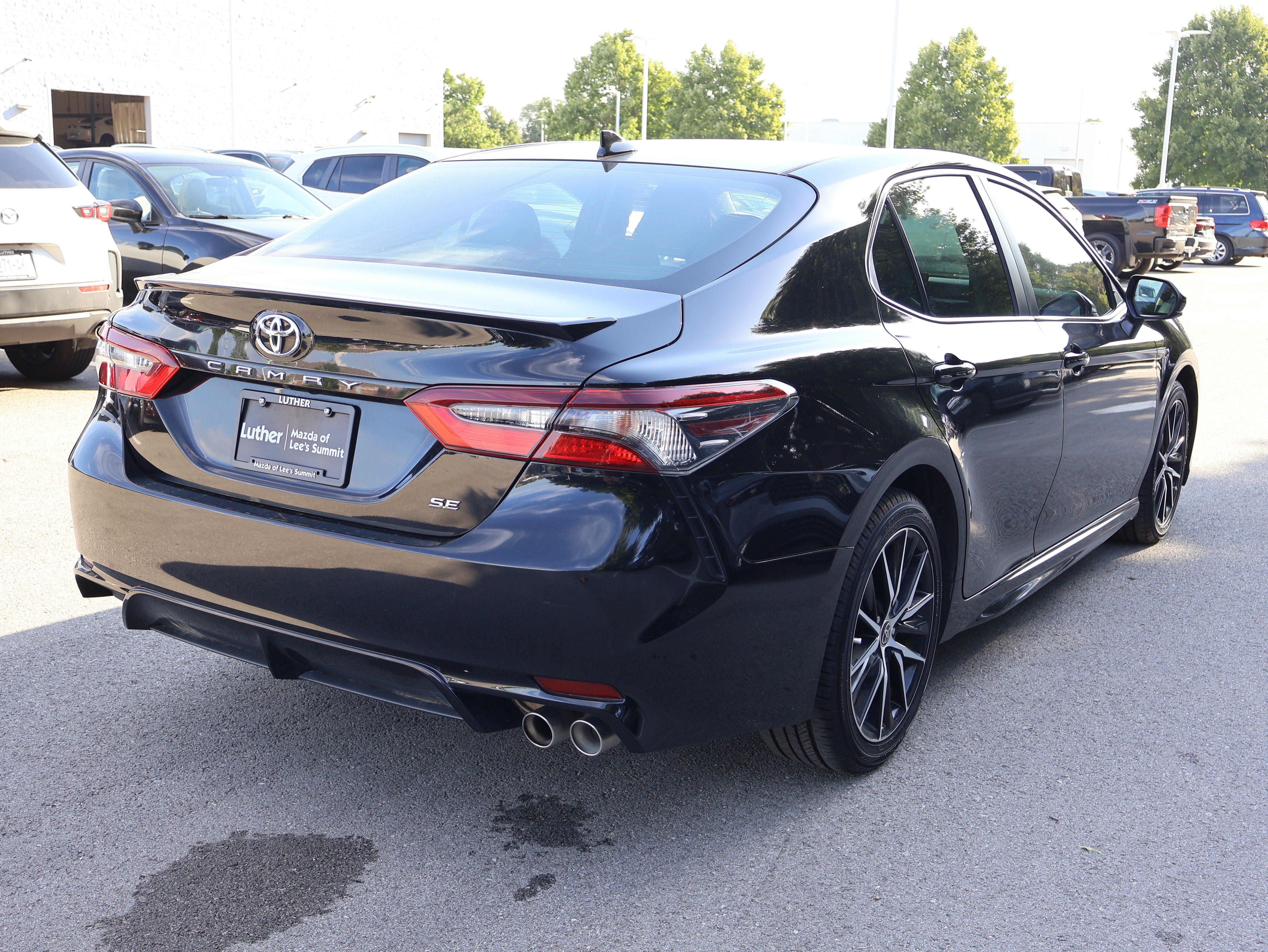 Used 2021 Toyota Camry SE FWD image 14