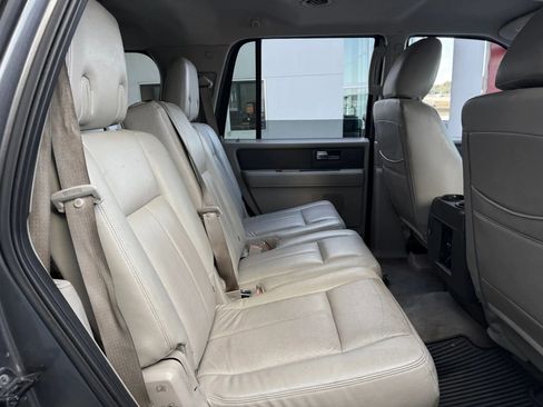 Used 2013 Ford Expedition XLT image 19
