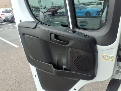 Used 2025 RAM ProMaster 2500 w/ Premium Convenience Group image 15