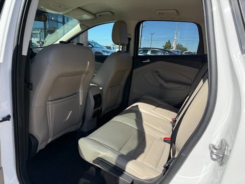 Used 2019 Ford Escape Titanium image 7