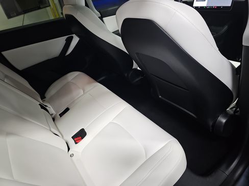 Used 2021 Tesla Model Y Performance AWD/4WD image 11