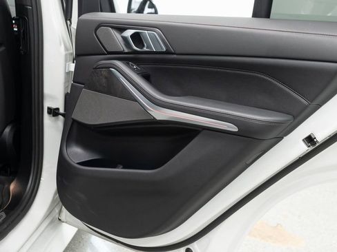 Used 2025 BMW X5 xDrive40i image 16