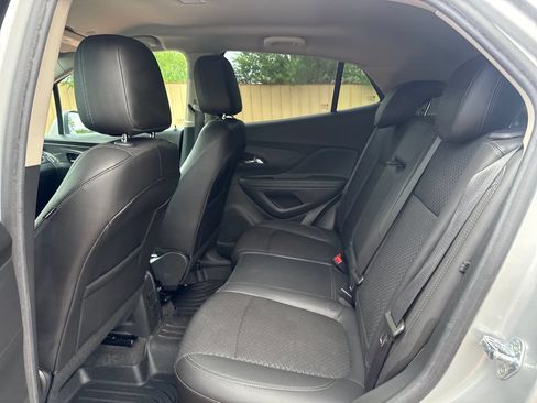 Used 2022 Buick Encore Preferred w/ Safety Package II AWD/4WD image 21