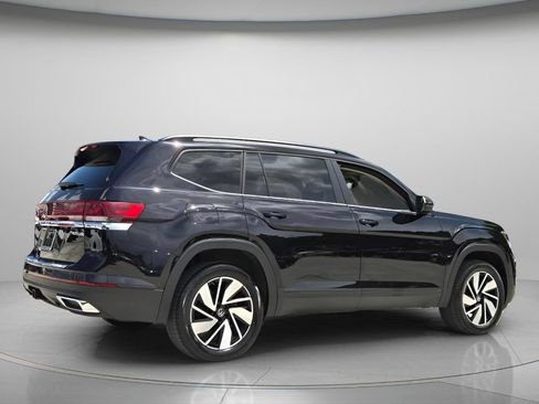 Certified 2026 Volkswagen Atlas SE w/ Panoramic Sunroof Package FWD image 7