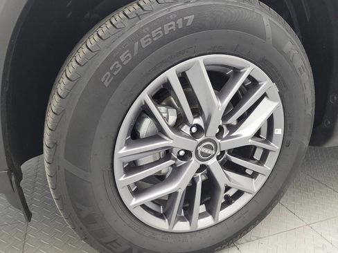 Used 2024 Nissan Rogue S AWD/4WD image 31