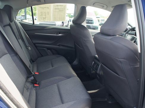 Used 2025 Toyota Camry LE w/ Convenience Package image 21