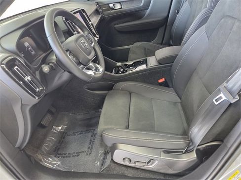 Certified 2023 Volvo XC40 Recharge Ultimate w/ Protection Package Premier image 10