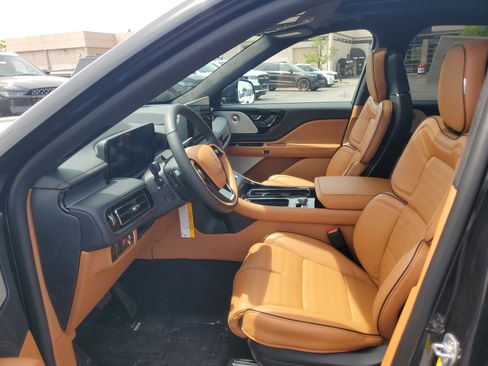 New 2026 Lincoln Aviator Black Label w/ Dynamic Handling Package AWD/4WD image 11