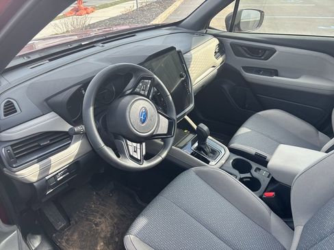 Used 2025 Subaru Forester Premium image 8