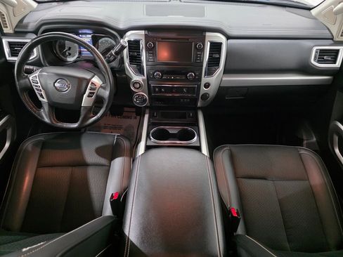 Used 2019 Nissan Titan S image 32