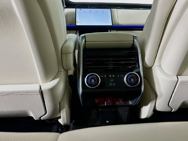 Used 2025 Land Rover Range Rover Autobiography AWD/4WD image 26