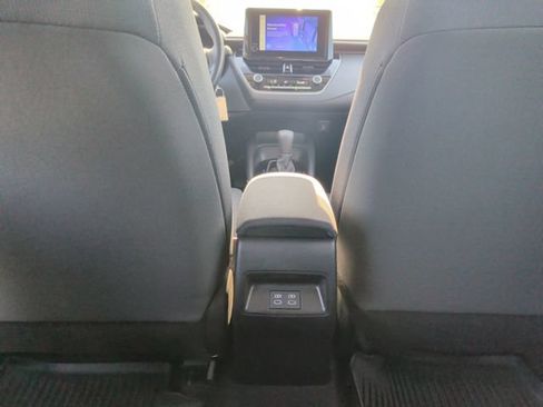 Used 2025 Toyota Corolla LE FWD image 27