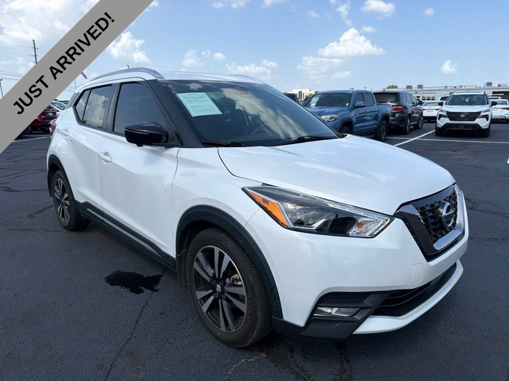 Certified 2020 Nissan Kicks SR w/ SR Premium Package FWD image 3