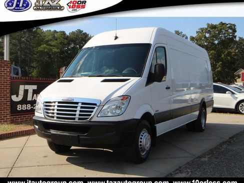 Used 2013 Freightliner Sprinter 3500 RWD image 3