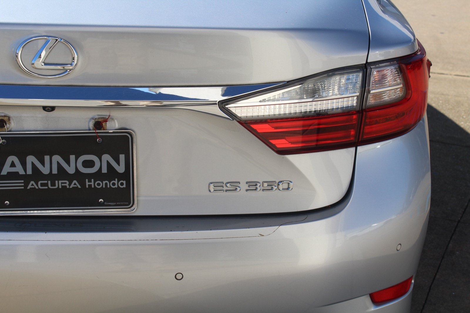 Used 2017 Lexus ES 350 w/ Luxury Package FWD image 4