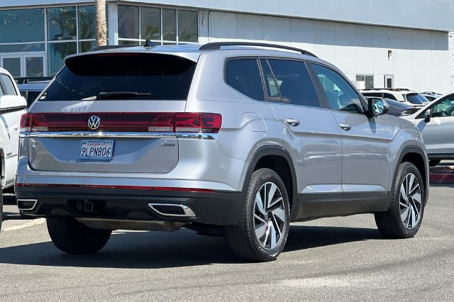 Used 2024 Volkswagen Atlas SE AWD/4WD image 4
