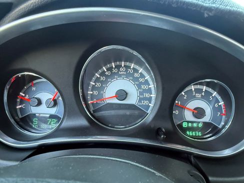 Used 2012 Chrysler 200 Touring FWD image 31