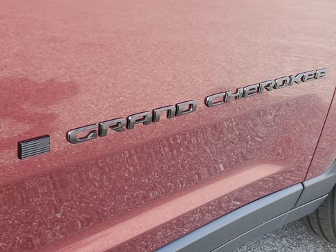 New 2025 Jeep Grand Cherokee L Limited w/ Black Appearance Package image 6