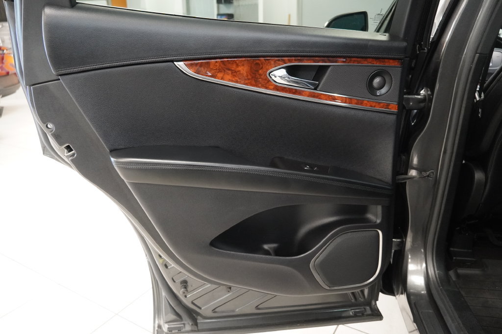 Used 2019 Lincoln Nautilus Reserve AWD/4WD image 27