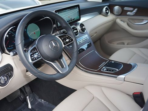 Used 2021 Mercedes-Benz GLC 300 4MATIC image 27