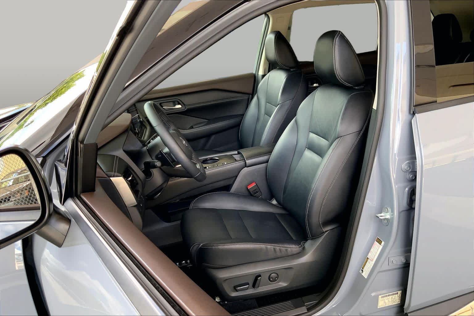 Used 2023 Nissan Rogue SL w/ SL Premium Package FWD image 8
