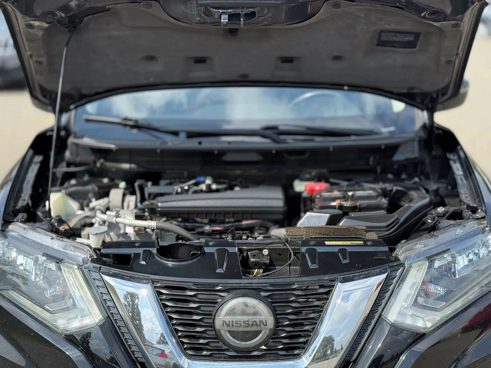 Used 2018 Nissan Rogue SV AWD/4WD image 29