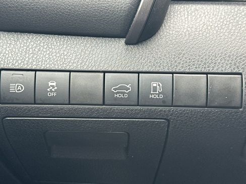 Certified 2020 Toyota Camry SE w/ Carpet Mat Package FWD image 30