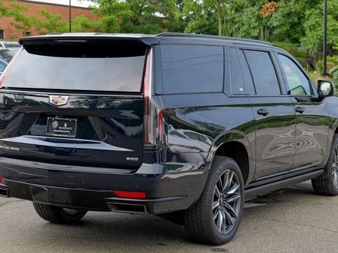 Used 2023 Cadillac Escalade ESV Sport w/ Touring Package AWD/4WD image 7