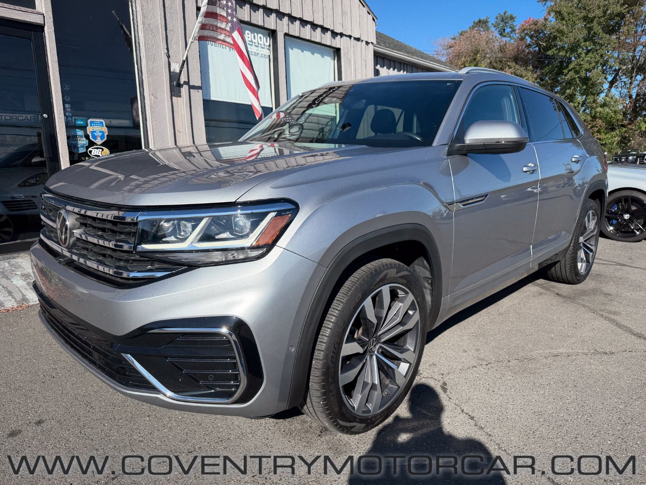 Used 2022 Volkswagen Atlas Cross Sport SEL Premium R-Line AWD/4WD image 2