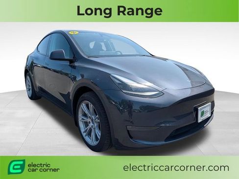 Used 2024 Tesla Model Y Long Range AWD/4WD image 1