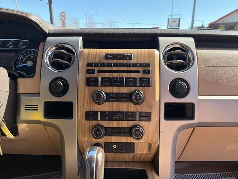 Used 2011 Ford F150 Lariat w/ Lariat Chrome Pkg image 22